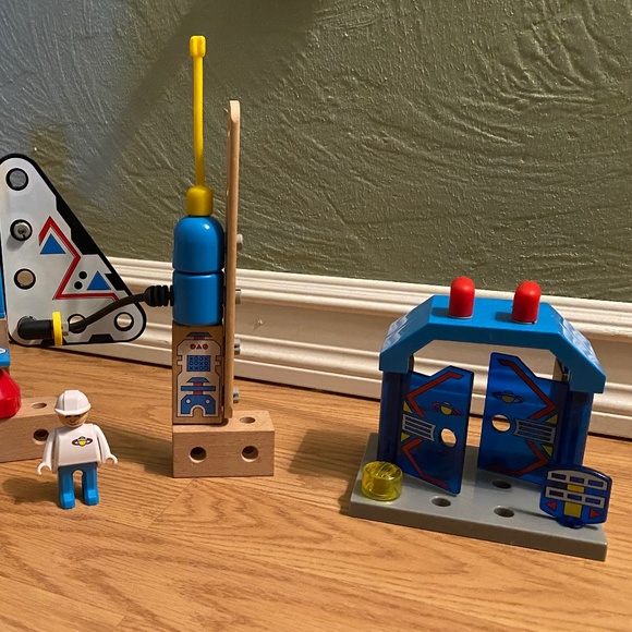 BRIO Space Man Astronaut & Shuttle - Picture 4 of 12